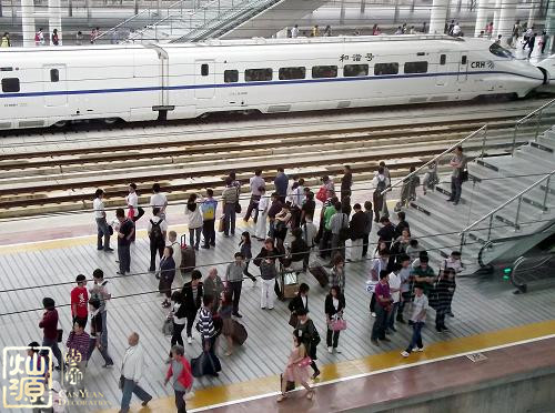 南寧裝修公司拍攝動(dòng)車站