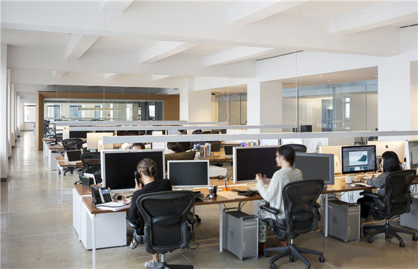 資深南寧裝修公司解析開放式裝修辦公空間對(duì)企業(yè)有哪些好處
