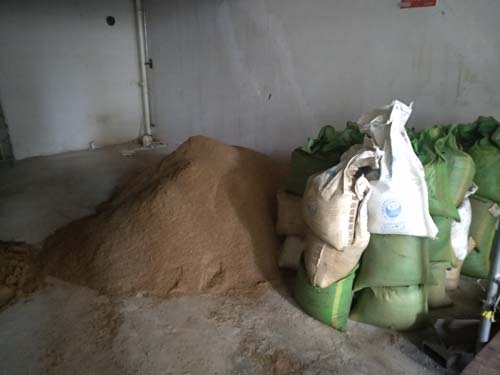 沙子已進場，水泥和輕質(zhì)磚等下進場