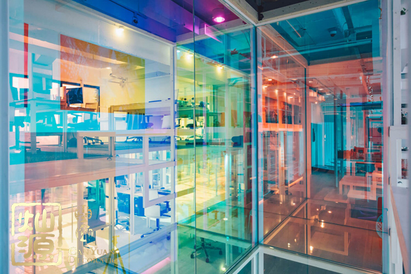 現(xiàn)代簡約辦公室裝修設計