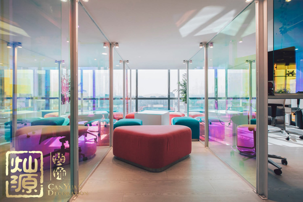 現(xiàn)代簡約辦公室裝修設計