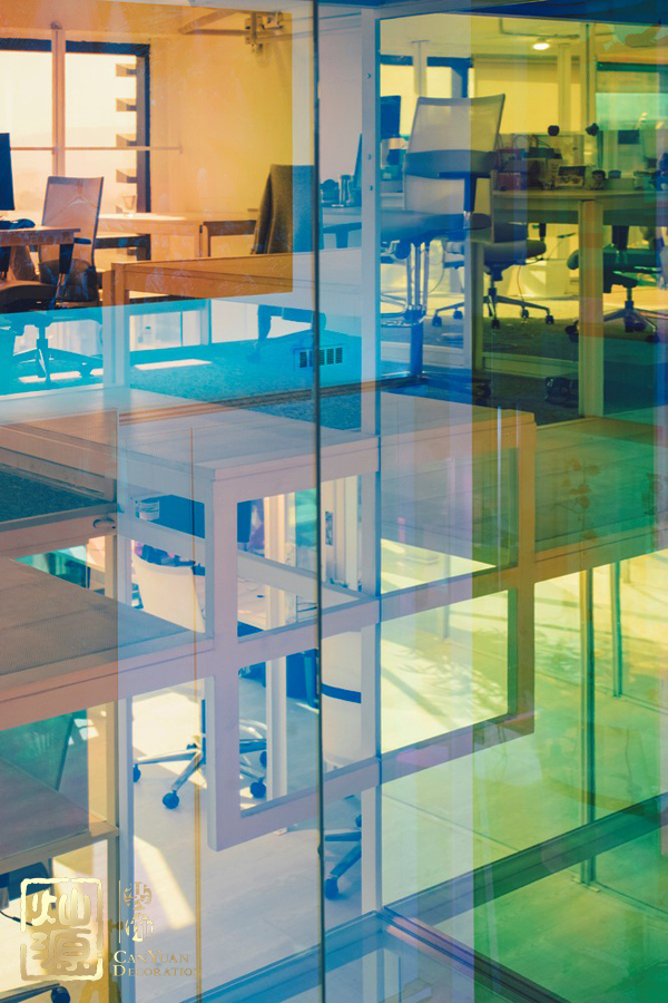 現(xiàn)代簡約辦公室裝修設計