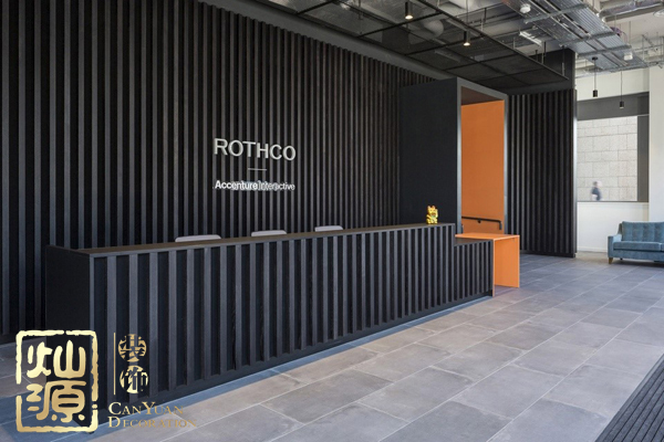 國外廣告公司裝修效果 展示工業(yè)風與媒體元素的天生兼容