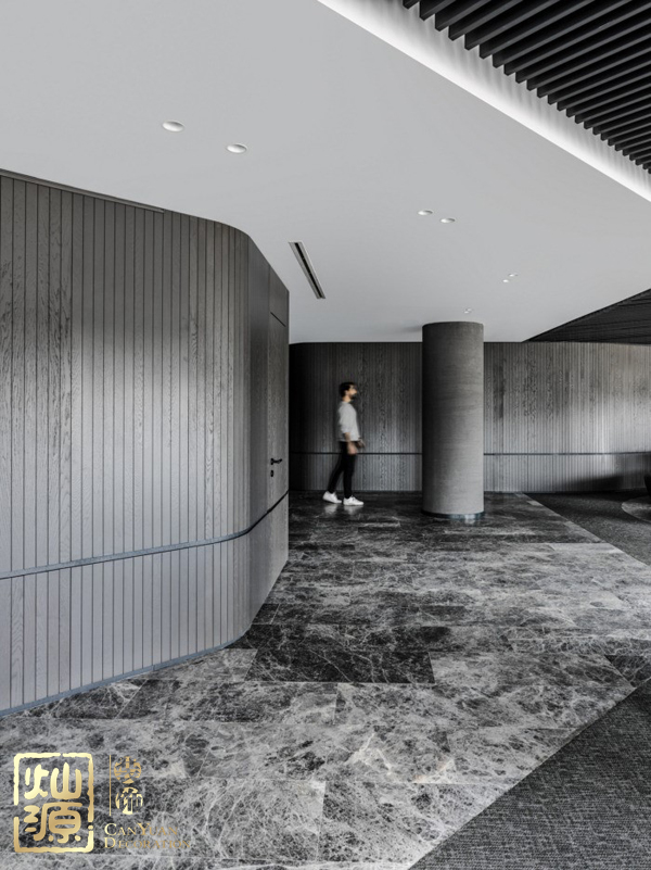 南寧五象新區(qū)辦公室大理石墻面裝修效果圖 呈現(xiàn)極致實(shí)用和簡(jiǎn)約的奢華