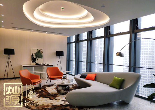 斗魚官方微博已po圖證明新公司內(nèi)空無一人