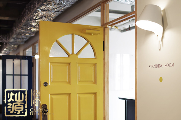 日本名古屋簡易工業(yè)風辦公室設計 務實低調(diào)卻充滿溫情的辦公空間