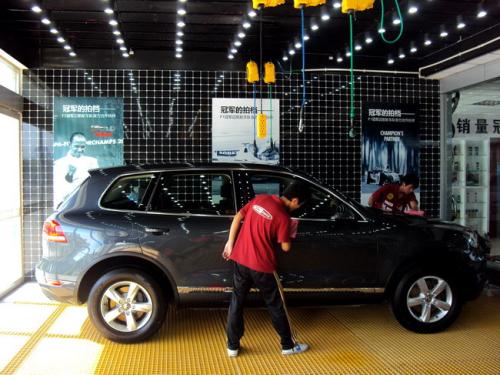 南寧洗車店裝修公司，這樣的設(shè)計(jì)小店面也有5星級(jí)感