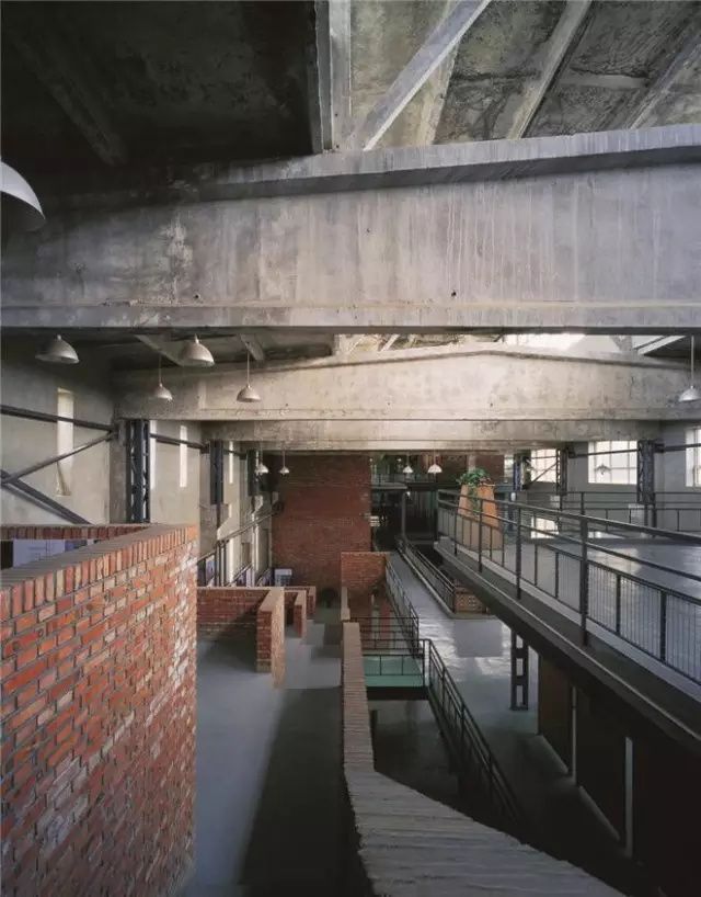 如何讓小型廠房裝修空間顯示的更大？