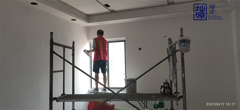 南寧辦公室裝修公司&mdash;&mdash;燦源裝飾施工現(xiàn)場
