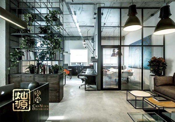 陳總說要考慮成本，盡快完工。我推薦“工業(yè)風(fēng)辦公室設(shè)計(jì)裝修”